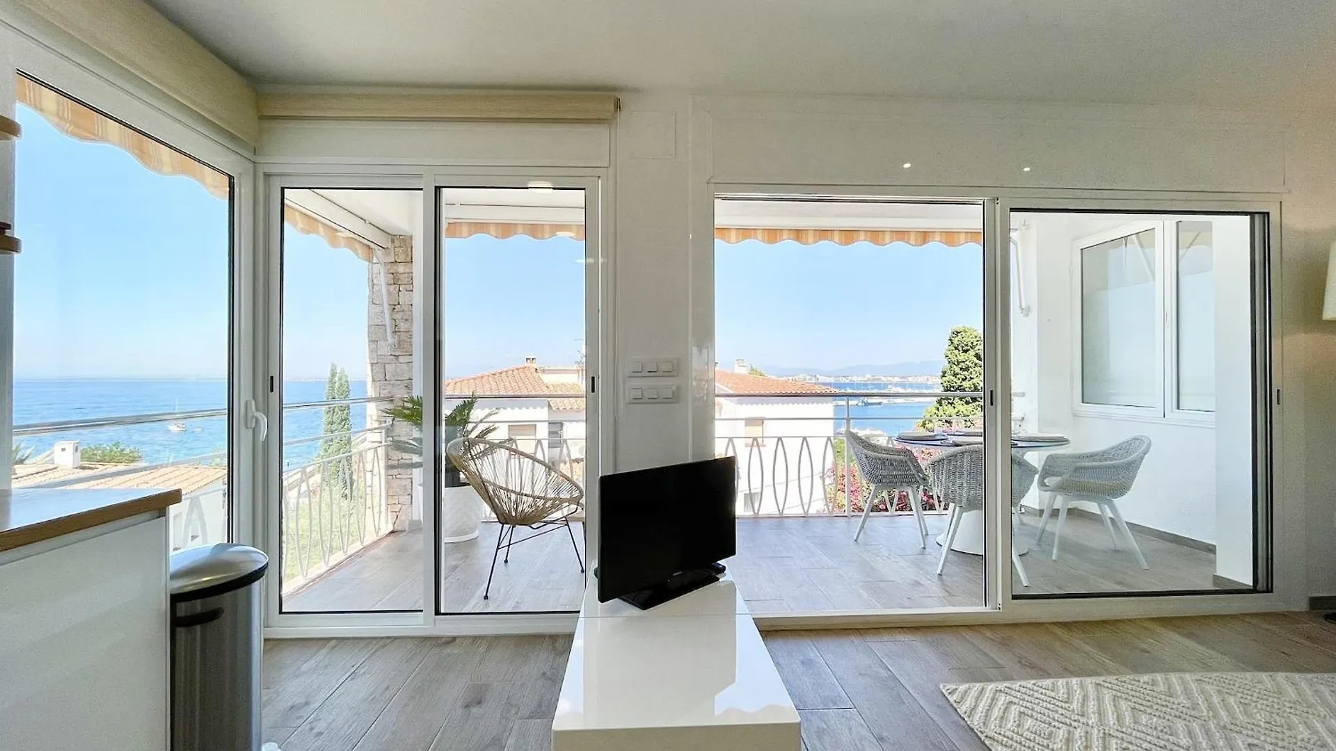 Central Apartment In Nature Rosas